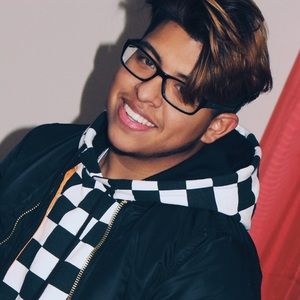 Meet your Posher, Kenneth